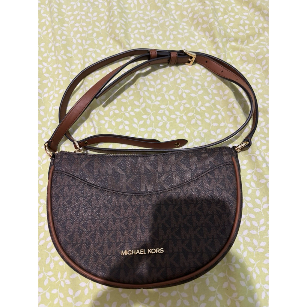 *PRELOVED* Michael Kors (MK) Dover Small Half Moon