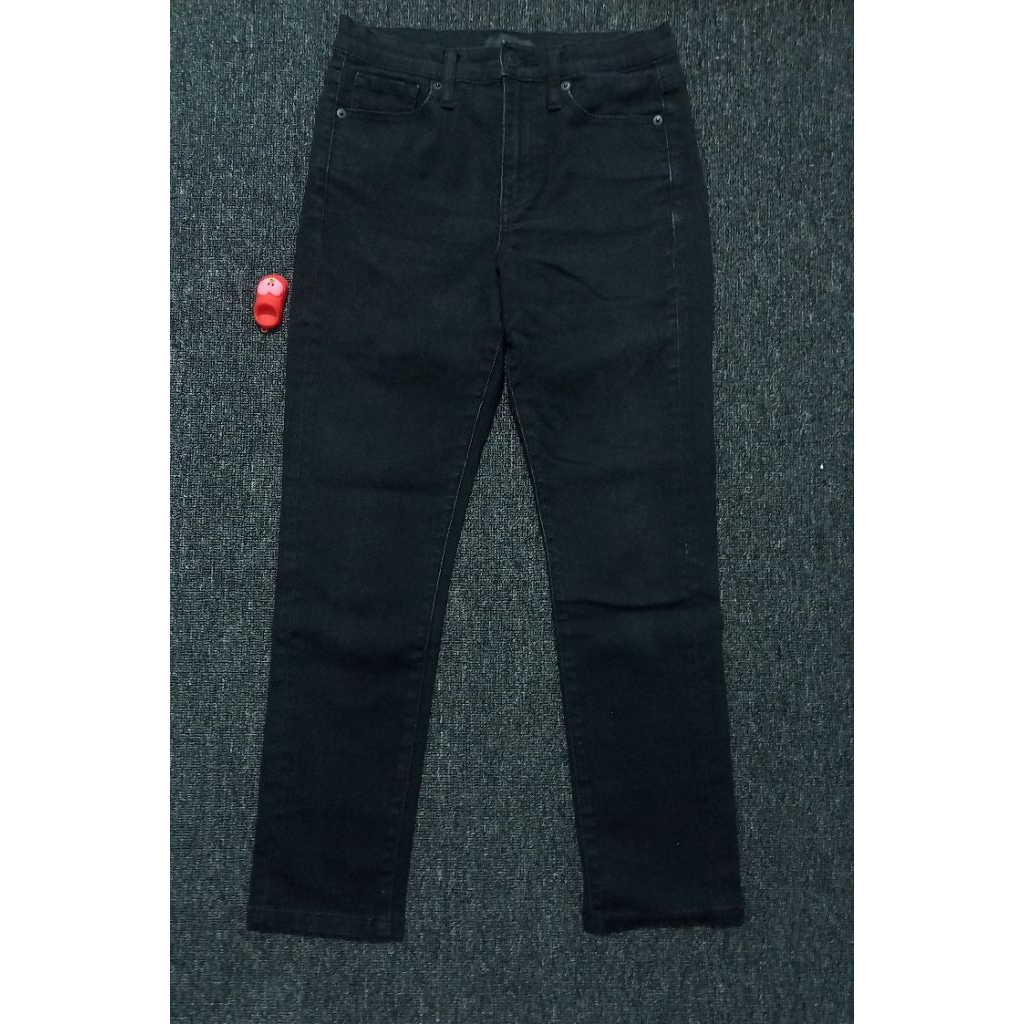 UNIQLO Straight Black Jeans