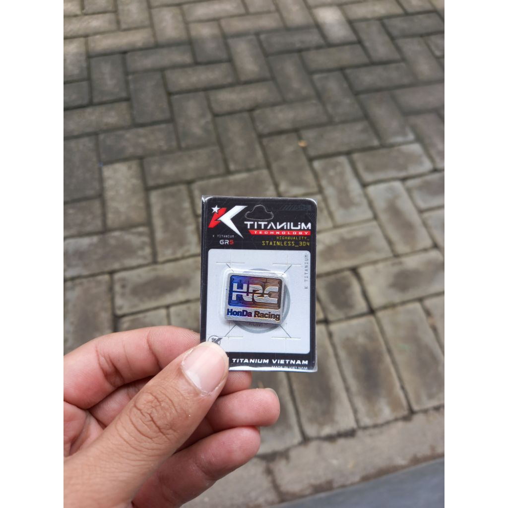 Emblem Titanium Batok Hrc