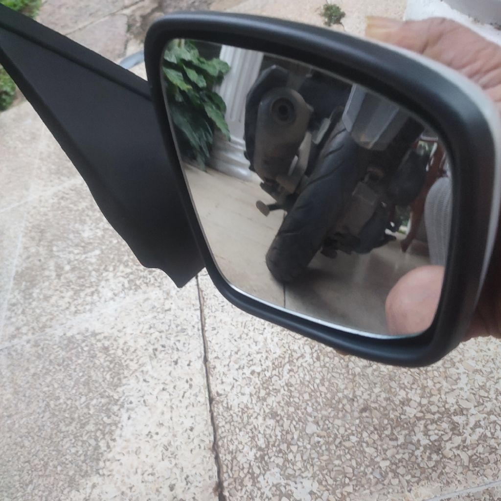 spion kanan renault kwid
