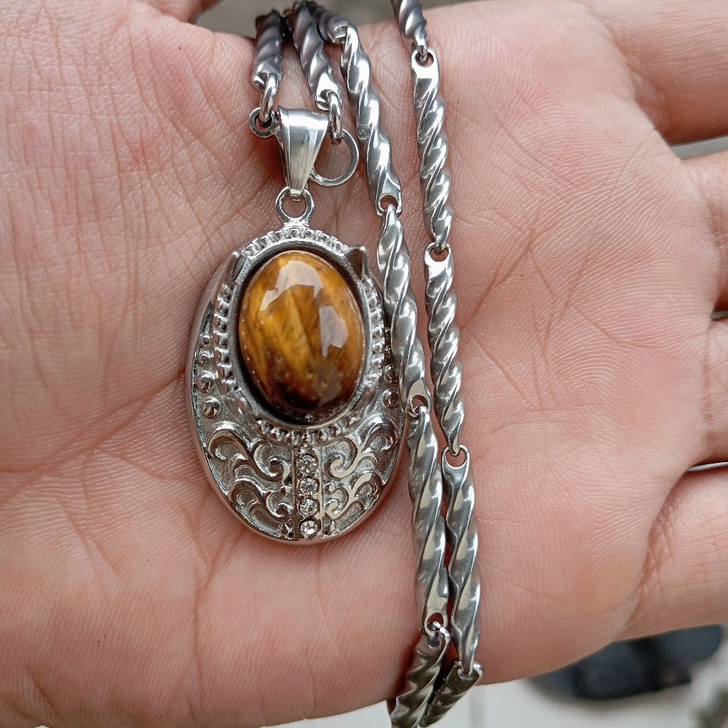 kalung liontin batu akik tiger eye macan lodaya srpah natural ring titanium