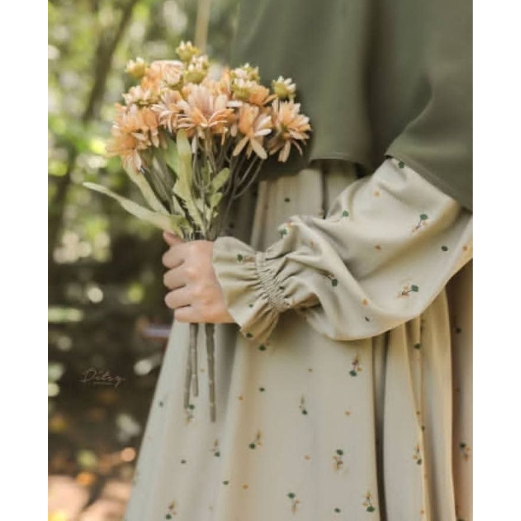 Ditsy Eira taupe nightgown