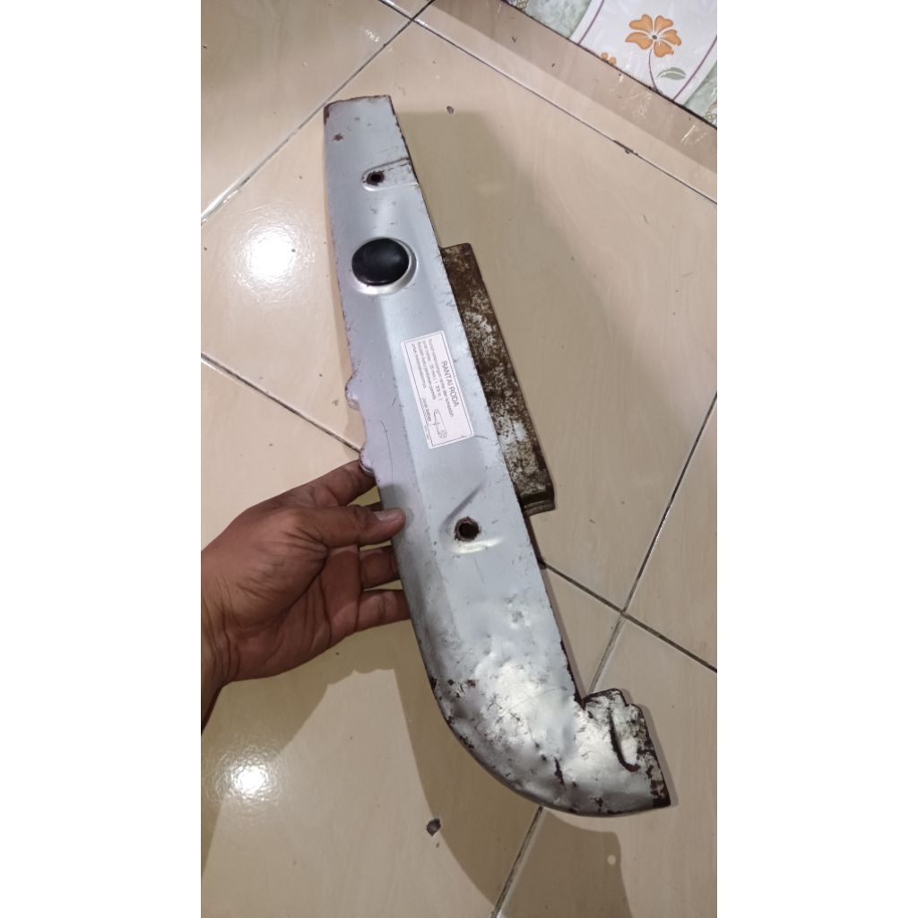 Katengkas Ktengkas penutup rantai honda Karisma Bawah Original
