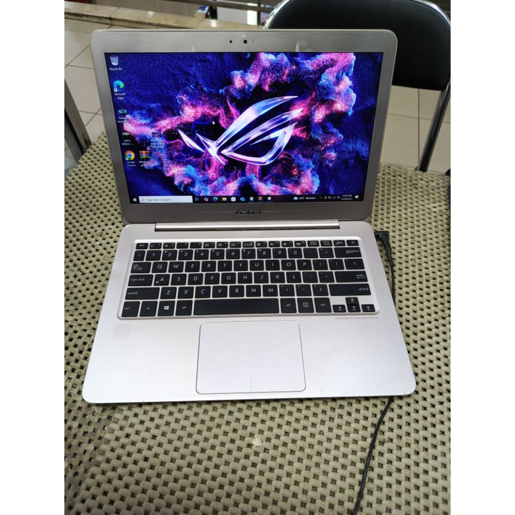 laptop asus zenbook ux305ua core i5 gen 6 dijual seadanya