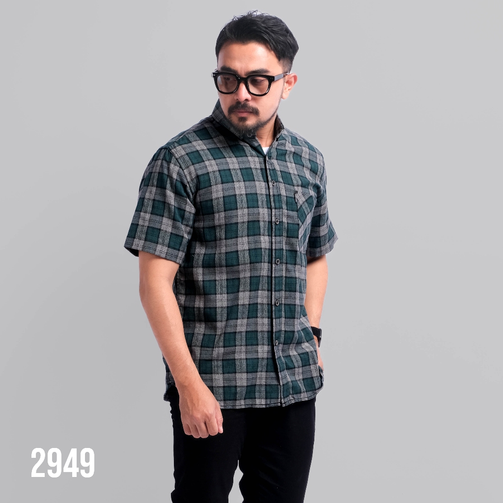 PAKAJI Kemeja Flanel Pria Lengan Pendek Hijau Garis Abu Kemeja Pria Flanel Pria Kemeja Pendek 2949