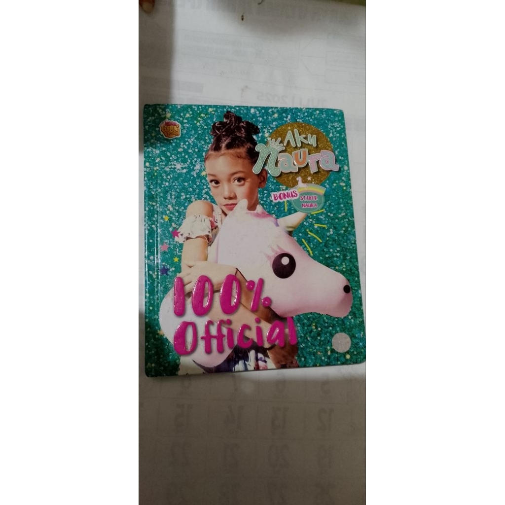 BUKU AKU NAURA100% OFFICIAL
