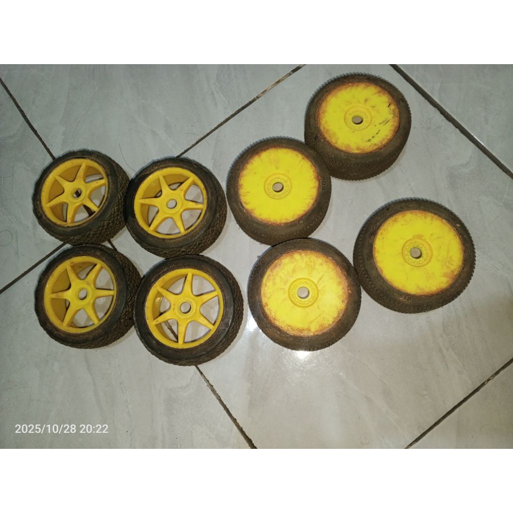 ban rc buggy 1/8 sesuai foto