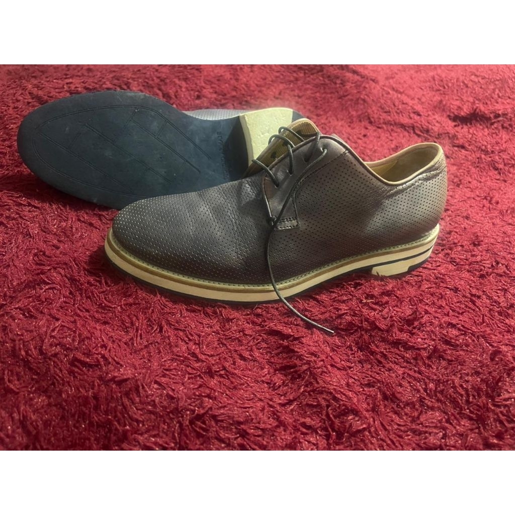 Giorgio Armani Sepatu Kulit Seken Pria