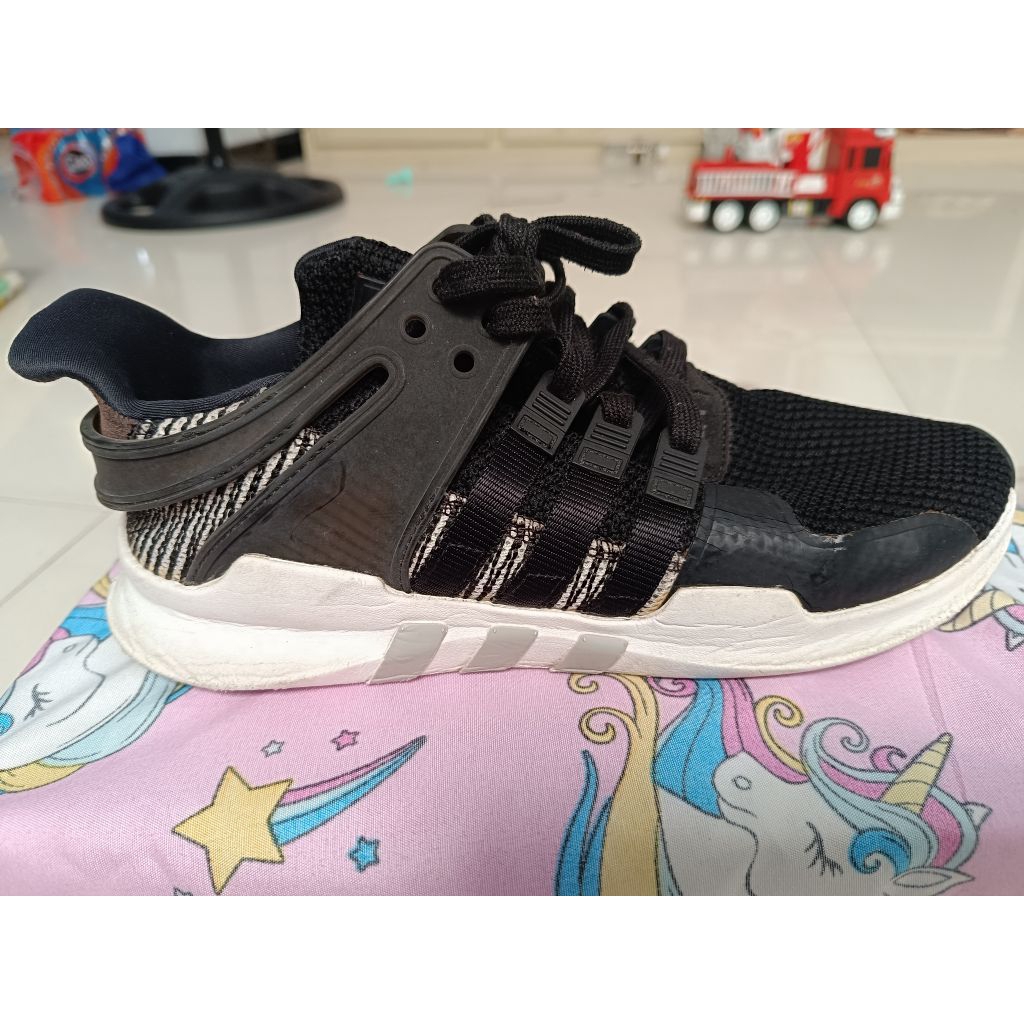 sepatu Skechers wanita | BEKAS PAKAI