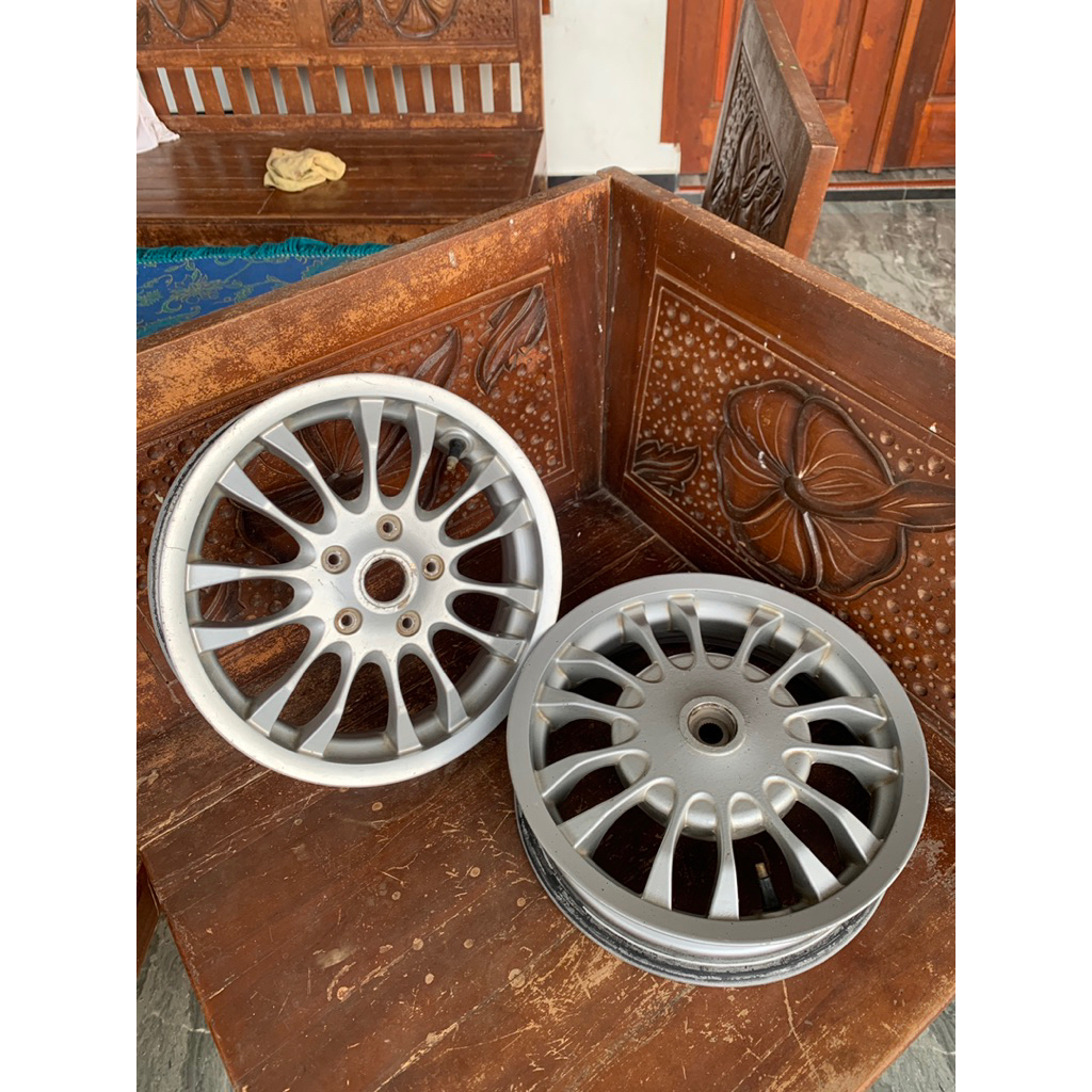 VELG VESPA MATIC SPRINT 2022 ORIGINAL PIAGGIO DEPAN BELAKANG