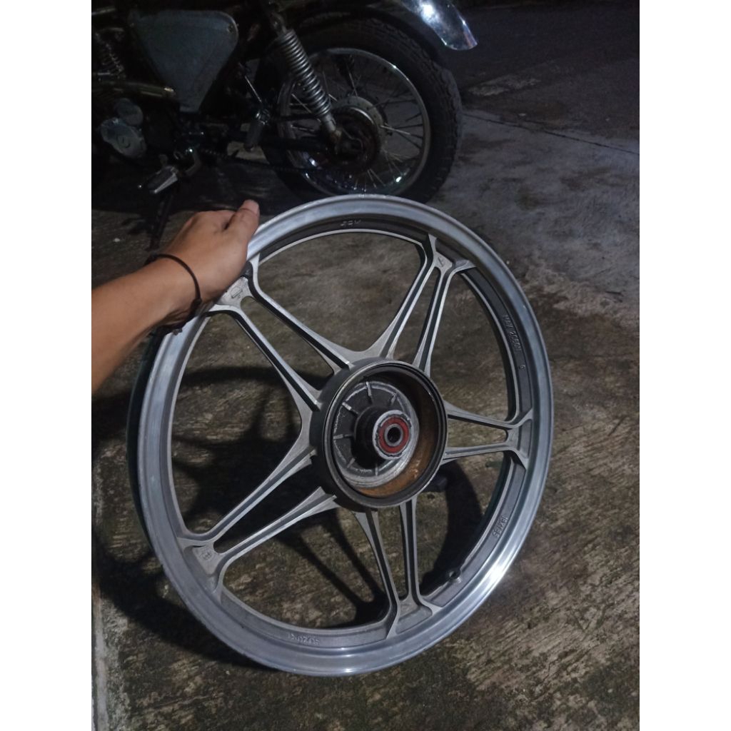 velg belkang thunder