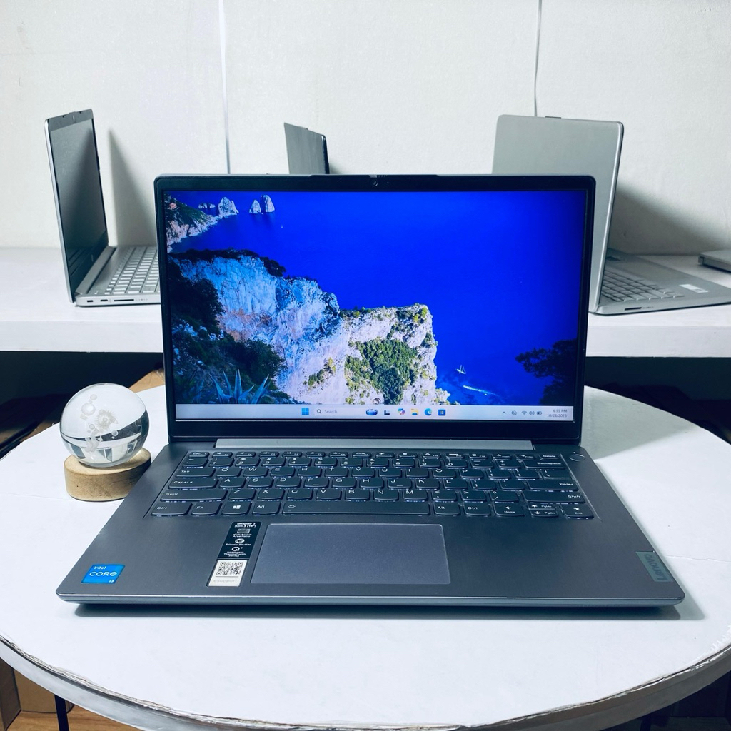 Laptop Lenovo Ideapad Slim 3   - Processor Core i3-1115G4 3.00GHz - ⁠RAM 8GB DDR4 - ⁠SSD 256GB