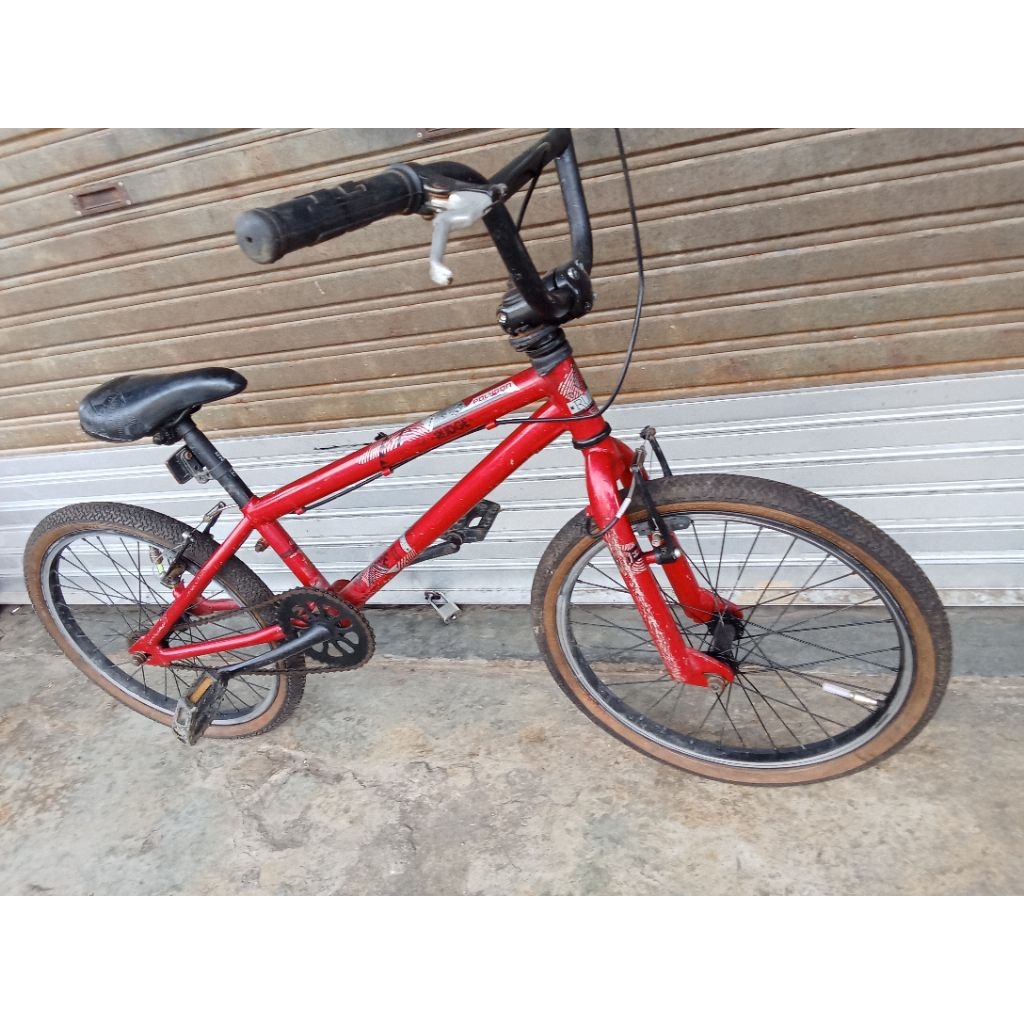 sepeda BMX poligon rudle