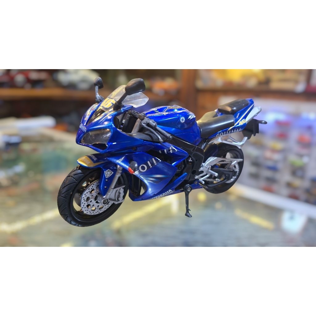 Diecast motor 1:12 yamaha GO custom v46 motogp