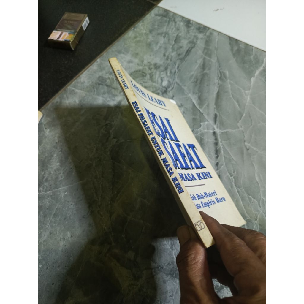 ESAI FILSAFAT UNTUK MASA KINI-LOUIS LEAHY-Di GB2 kode B2