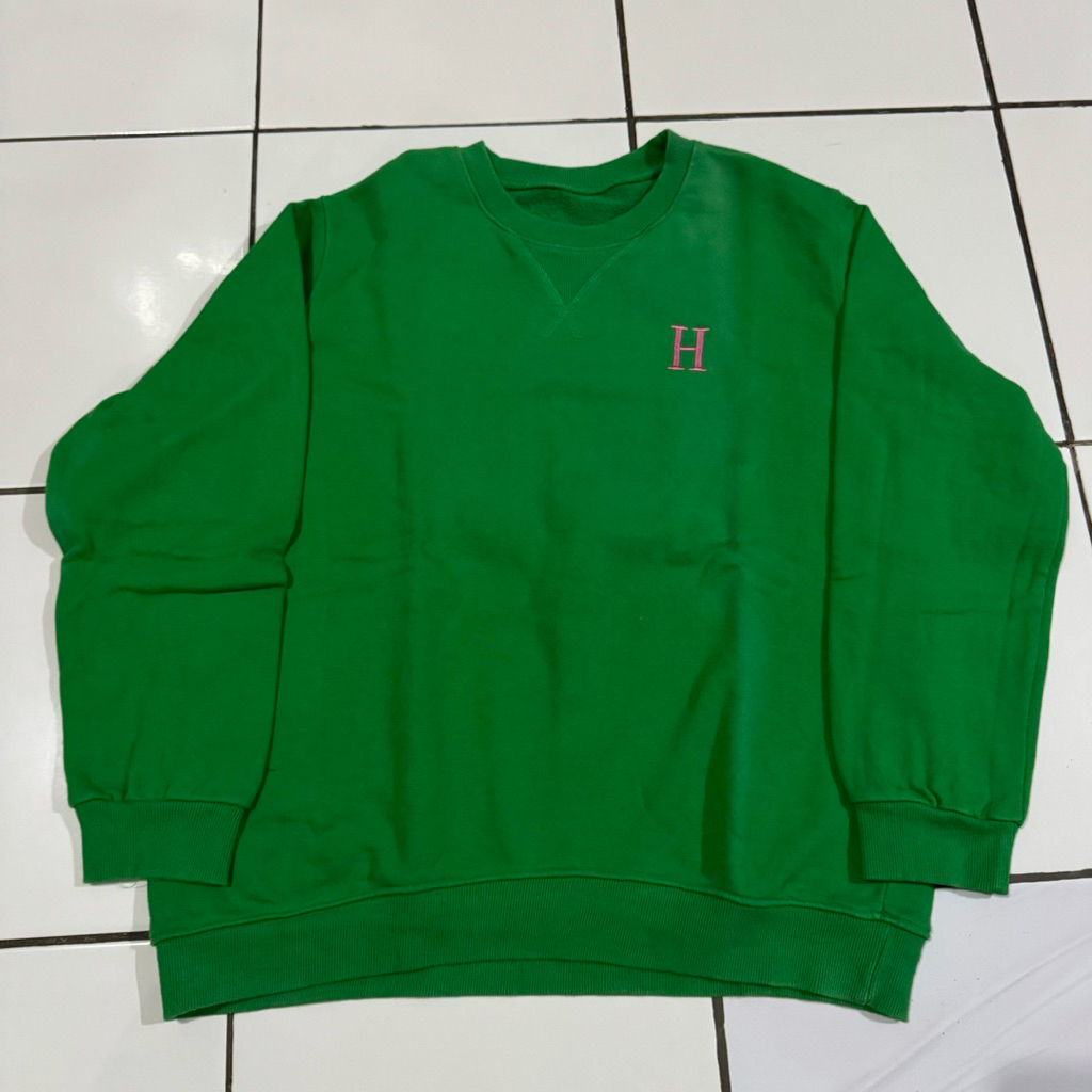 Sweater Bossini Hijau H logo - Size M Boxy