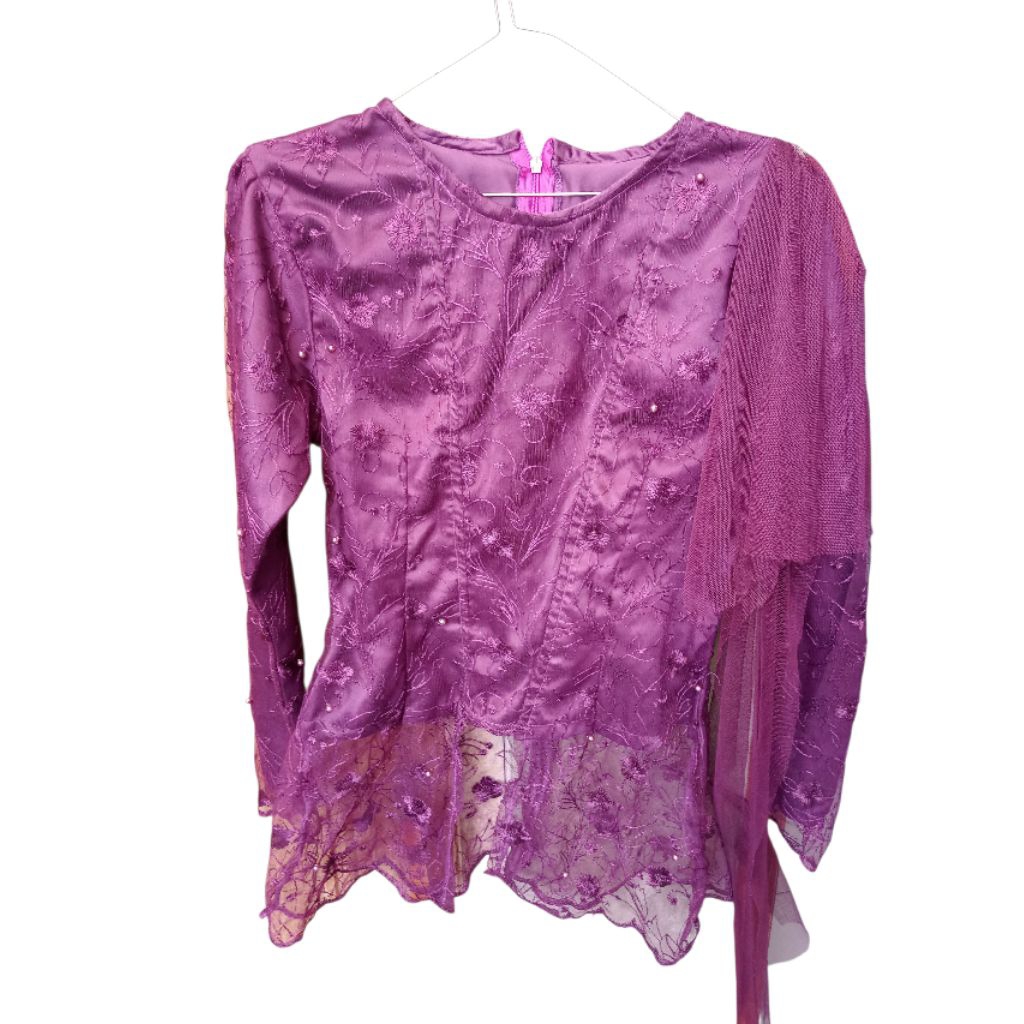 Kebaya Preloved Ungu Brokat Payet - Jahitan Khusus Wisuda Pesta(KB01)