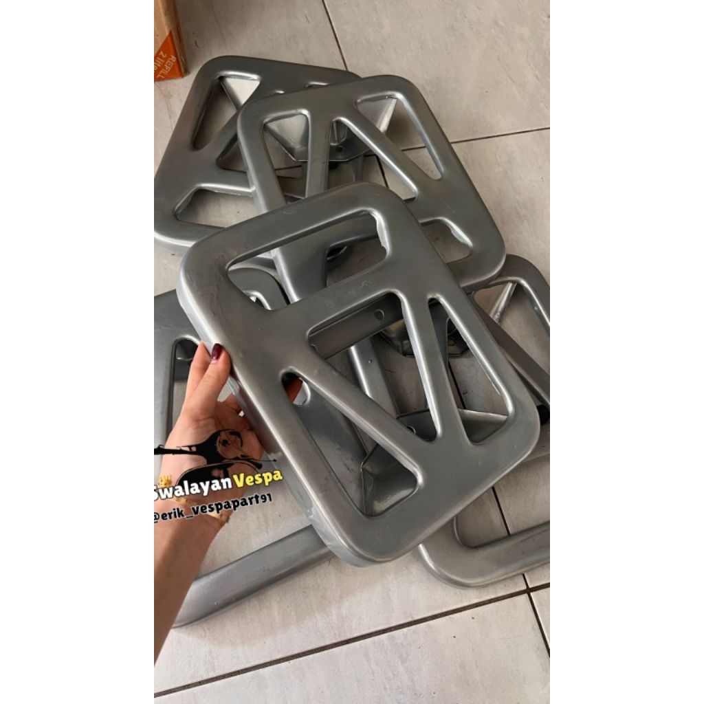 jok belakang dudukan jok tatakan jok belakang vespa vbb