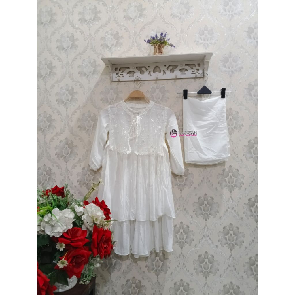 BUSANA GAMIS ANAK PUTIH CRINKLE LIDI TILE RENDA