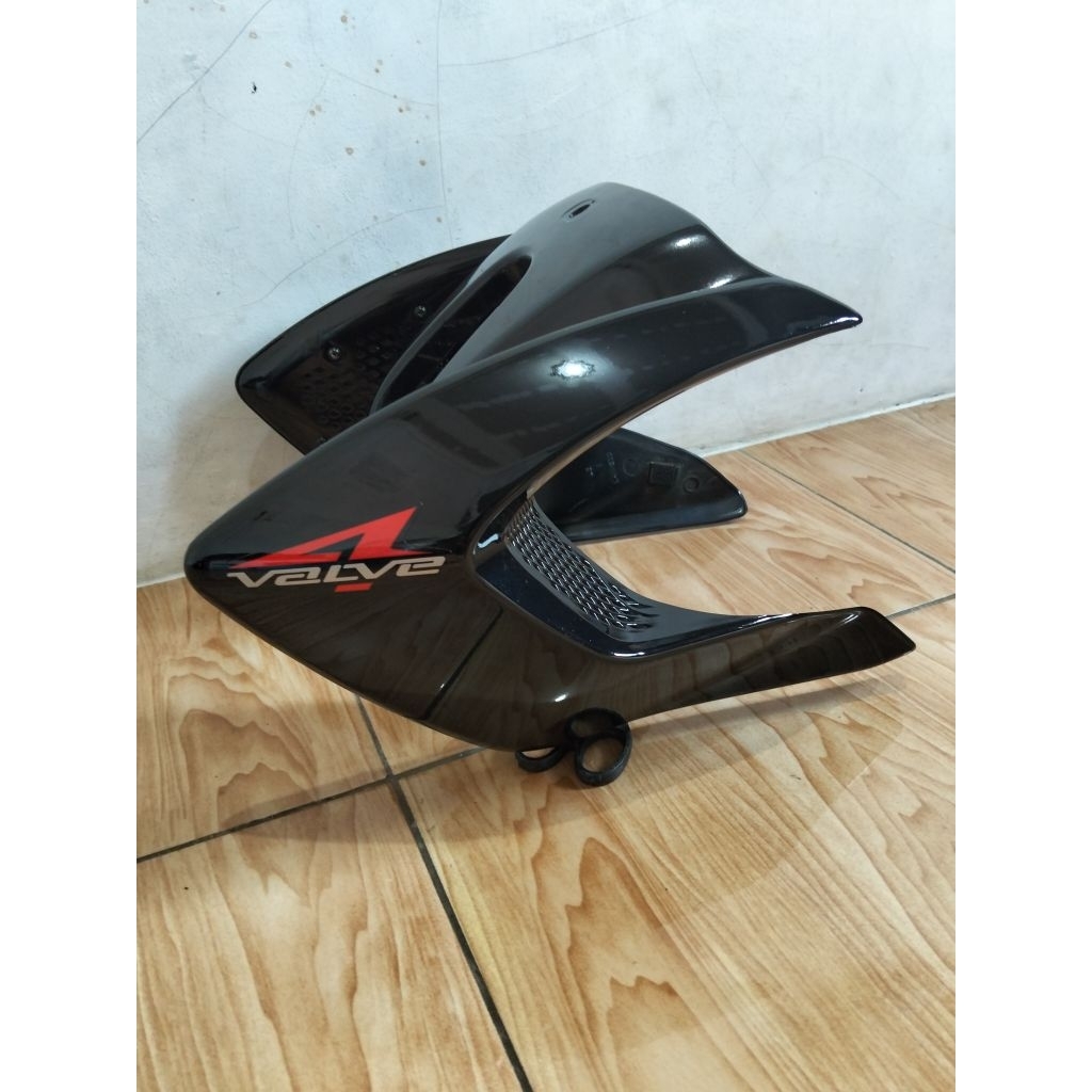 Cover tangki sayap kupingan Bajaj Pulsar 135
