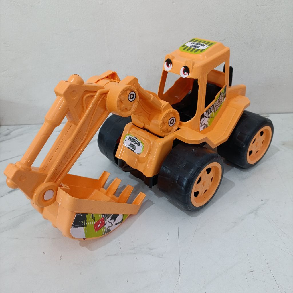 MOBIL ESCAVATOR JUMBO EJ 183 HELM PANDATOYS SEMARANG