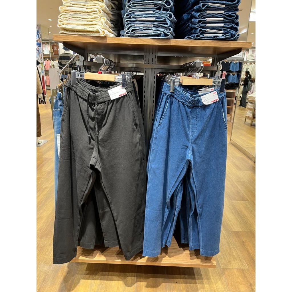 Uniqlo - Celana Tapered Jersey Denim Wanita