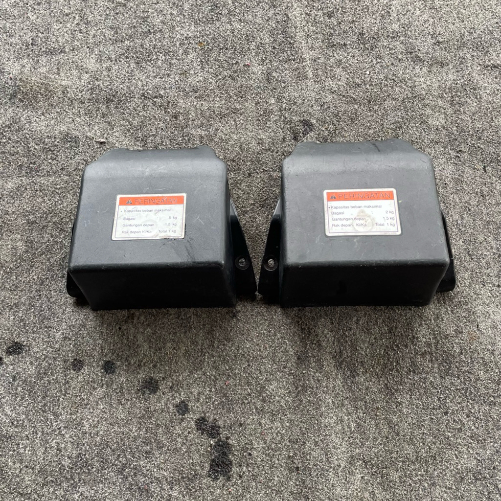 Cover tutup aki accu suzuki skydrive 125 original second