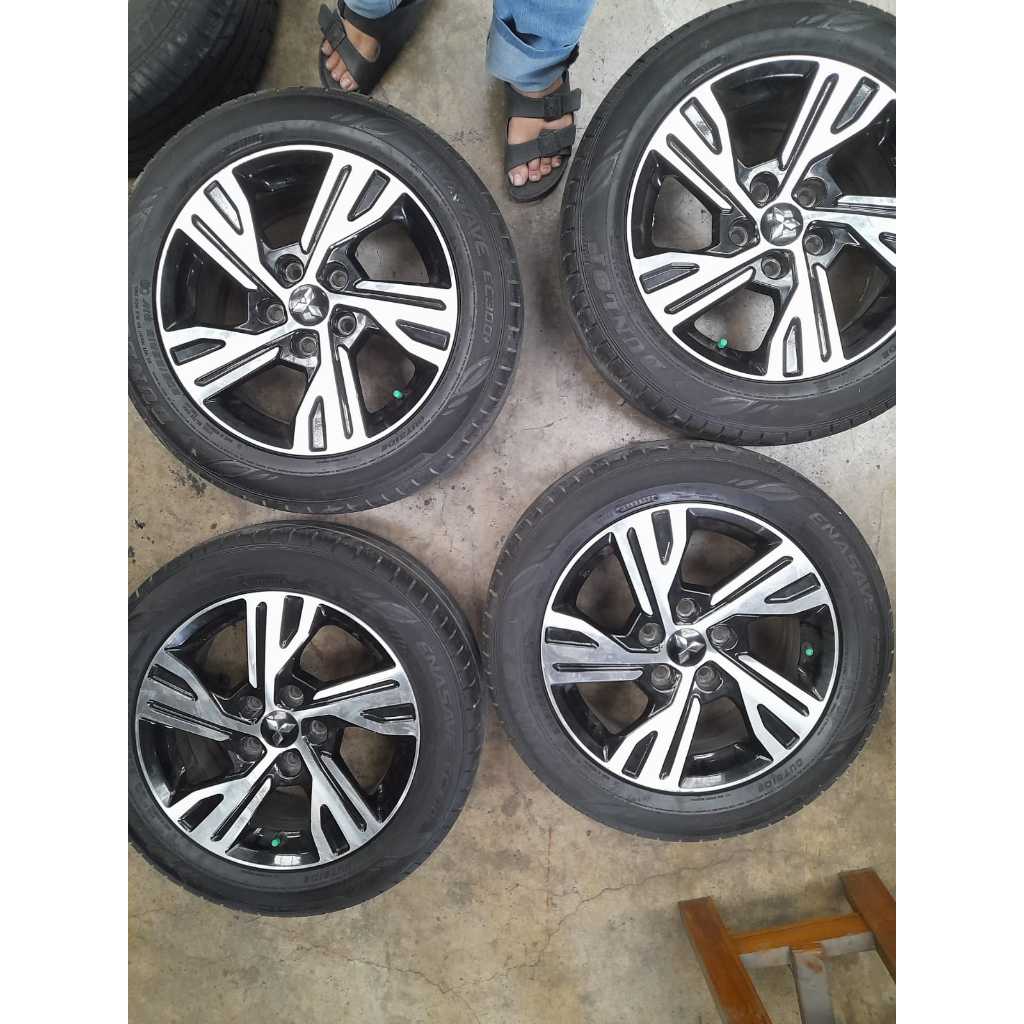 velg standar xpander ultimate ring16 baut 5x114 plus ban 205 55 r16