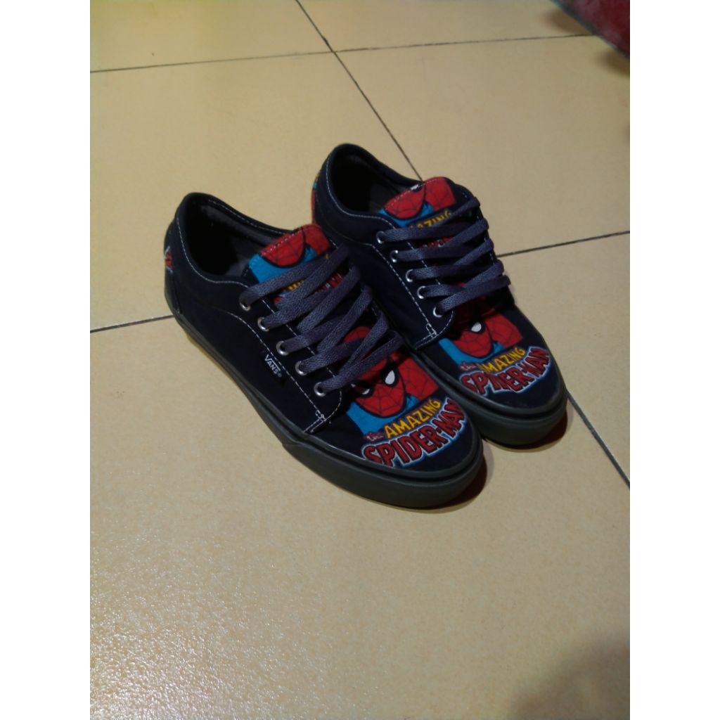 vans chukka motif
