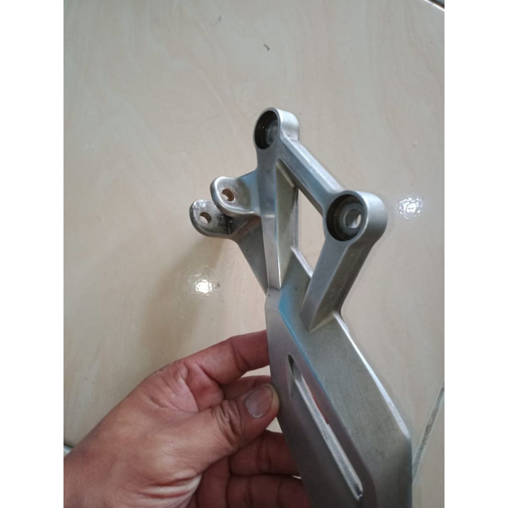 Footstep step postep pijakan kaki depan kiri CB 150 R LED CB150R LED ori