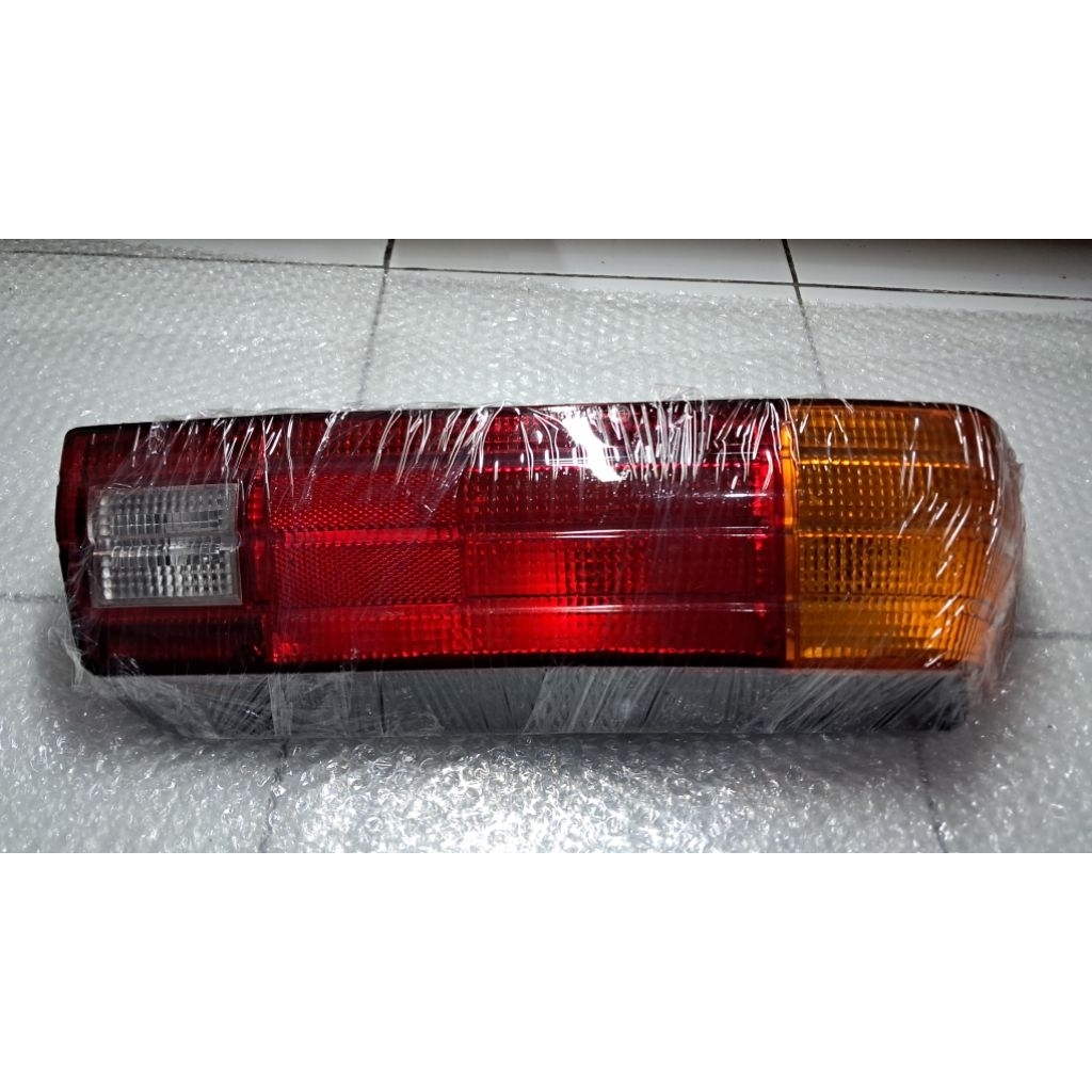 Lampu Belakang Charade Winner Sebelah Kanan R