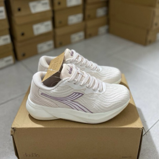 Diadora Malorca Women’s Running Shoes - Beige