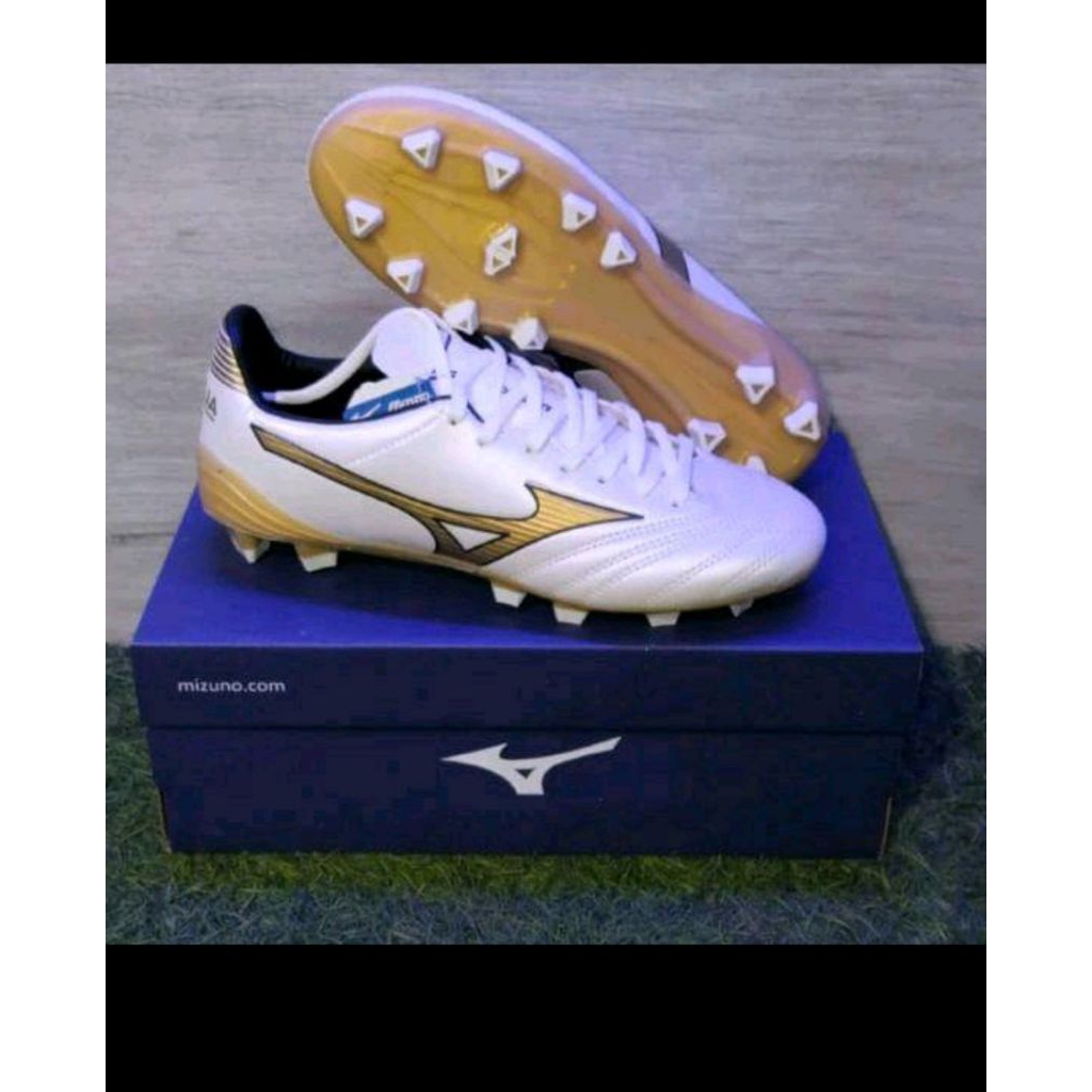 sepatu bola Mizuno morelia neo