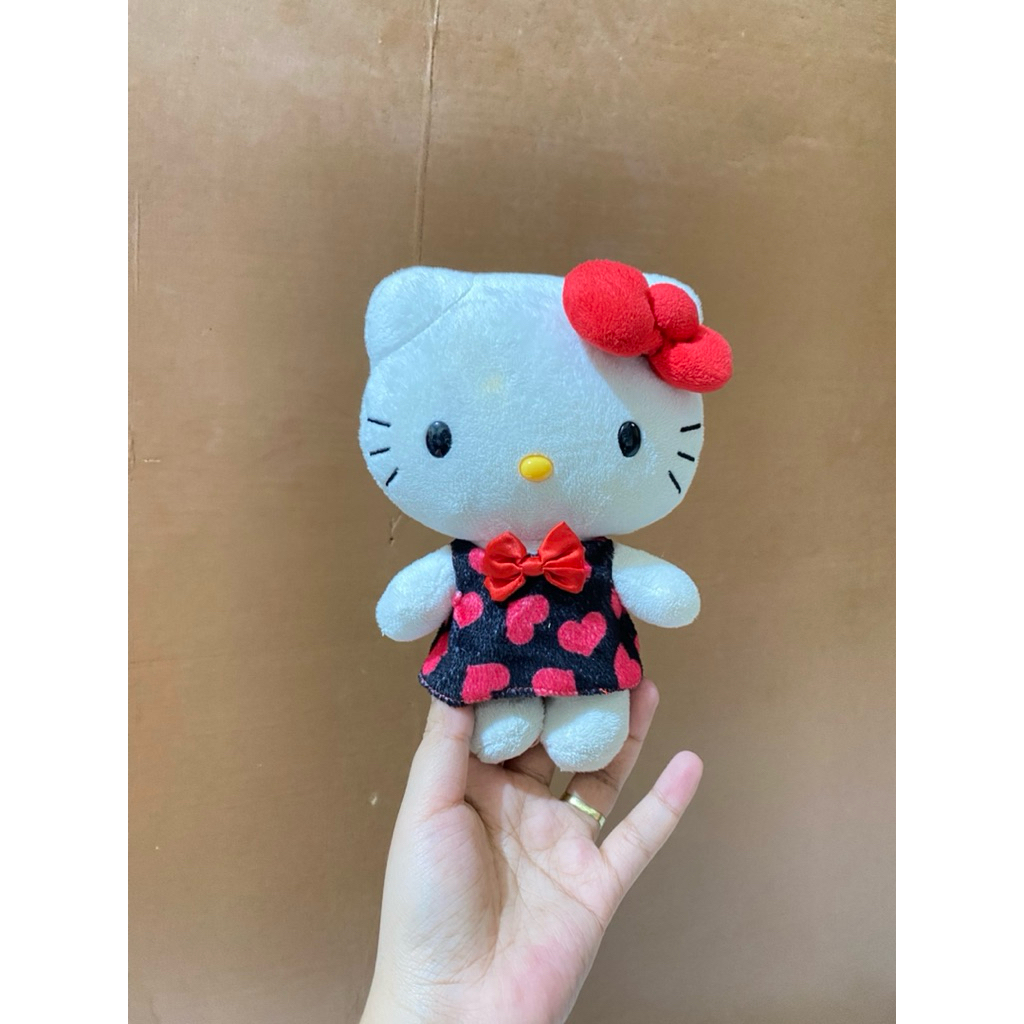 Boneka Karakter Hello Kitty Dress Hitam Love size 20cm Original / Boneka Hello Kitty Kecil / Boneka 