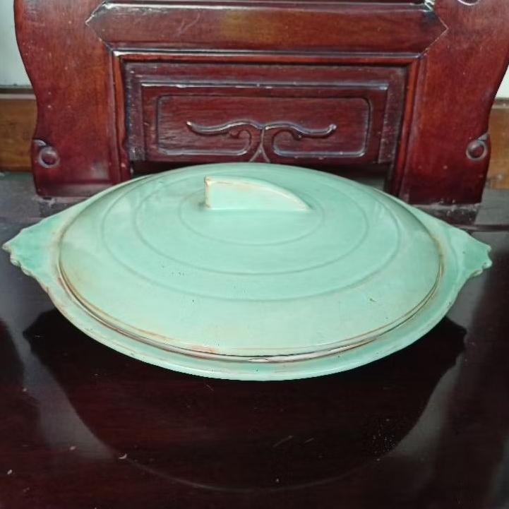 Mangkok tutup Celadon