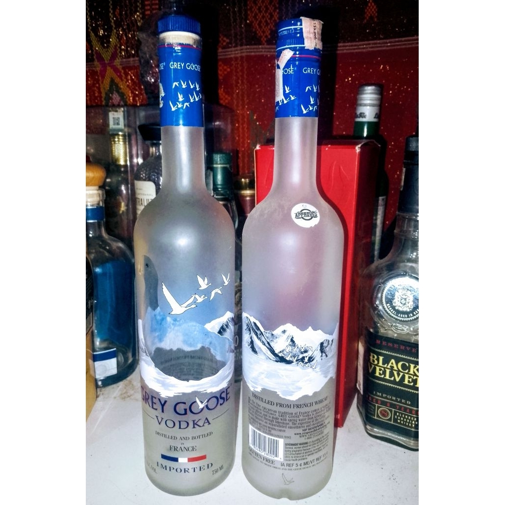 botol bekas minuman import  untuk hiasan