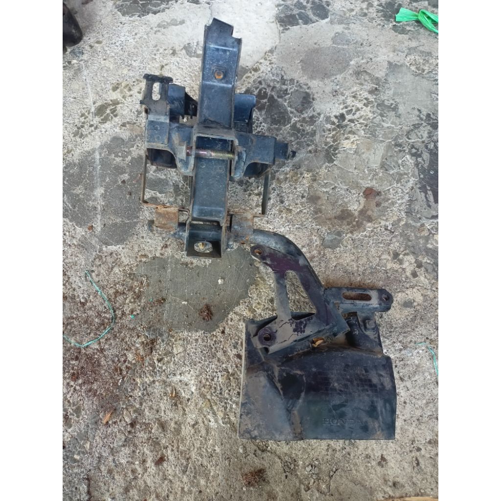 Dudukan ECU,aki Vario 125 old kzr ORI copotan