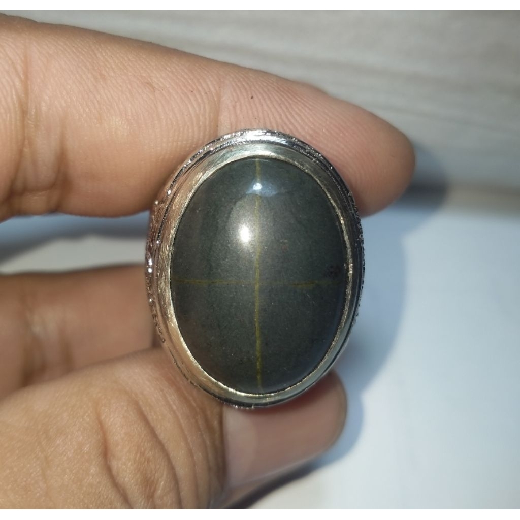 Batu tapak jalak badar besi