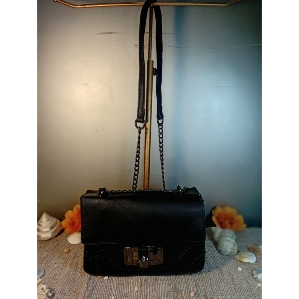 PreLoved | Tas Selempang/Bahu by Zara basic PL0128