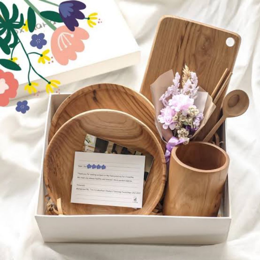 Rak perlengkapan rumah tangga / perabot rumah tangga