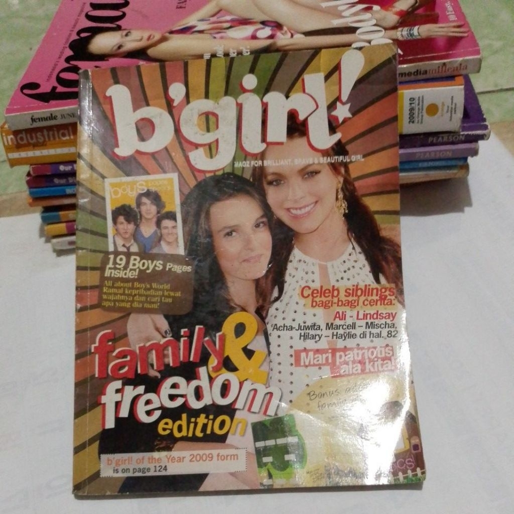 BUKU MAJALAH B'GIRL
