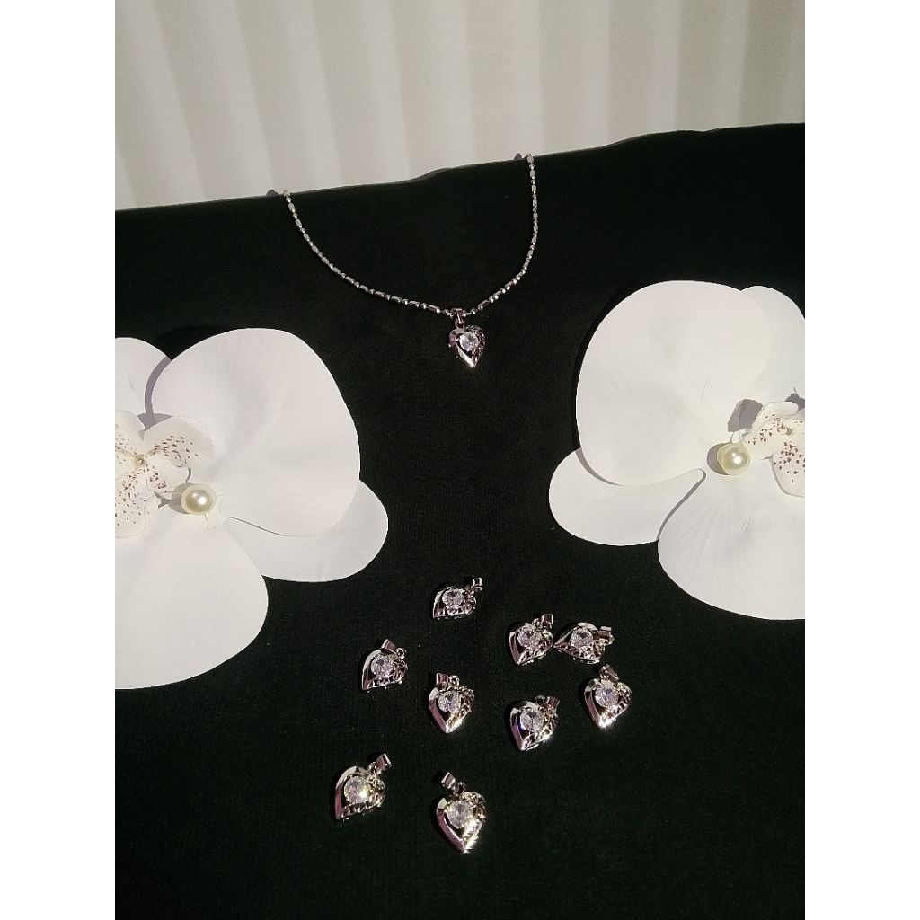 1 SET KALUNG WANITA BESI PUTIH 100% ASLI BESI PUTIH DAN LIONTIN KRISTAL PERMATA PUTIH BERKILAU