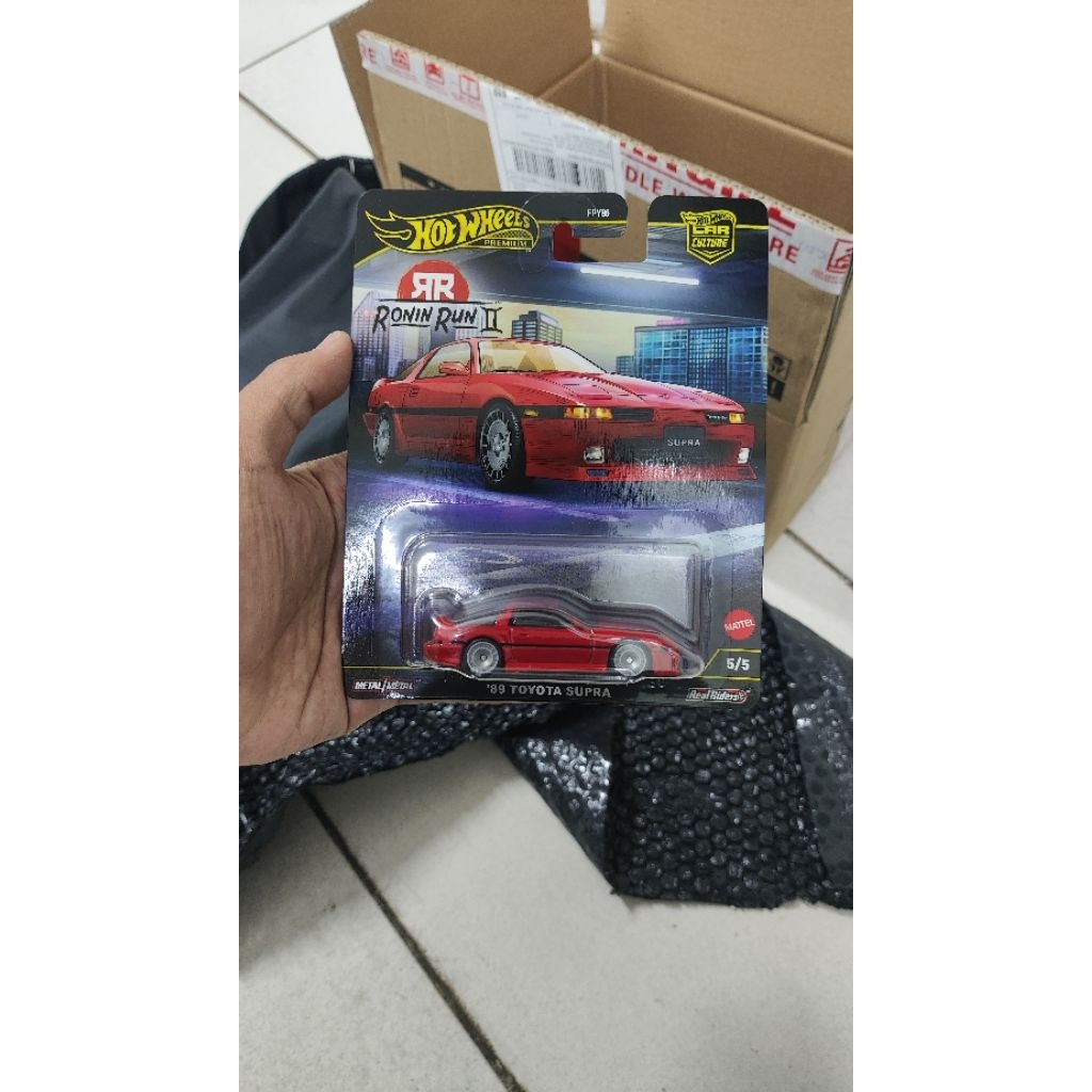 Hot Wheels 89 Toyota Supra premium