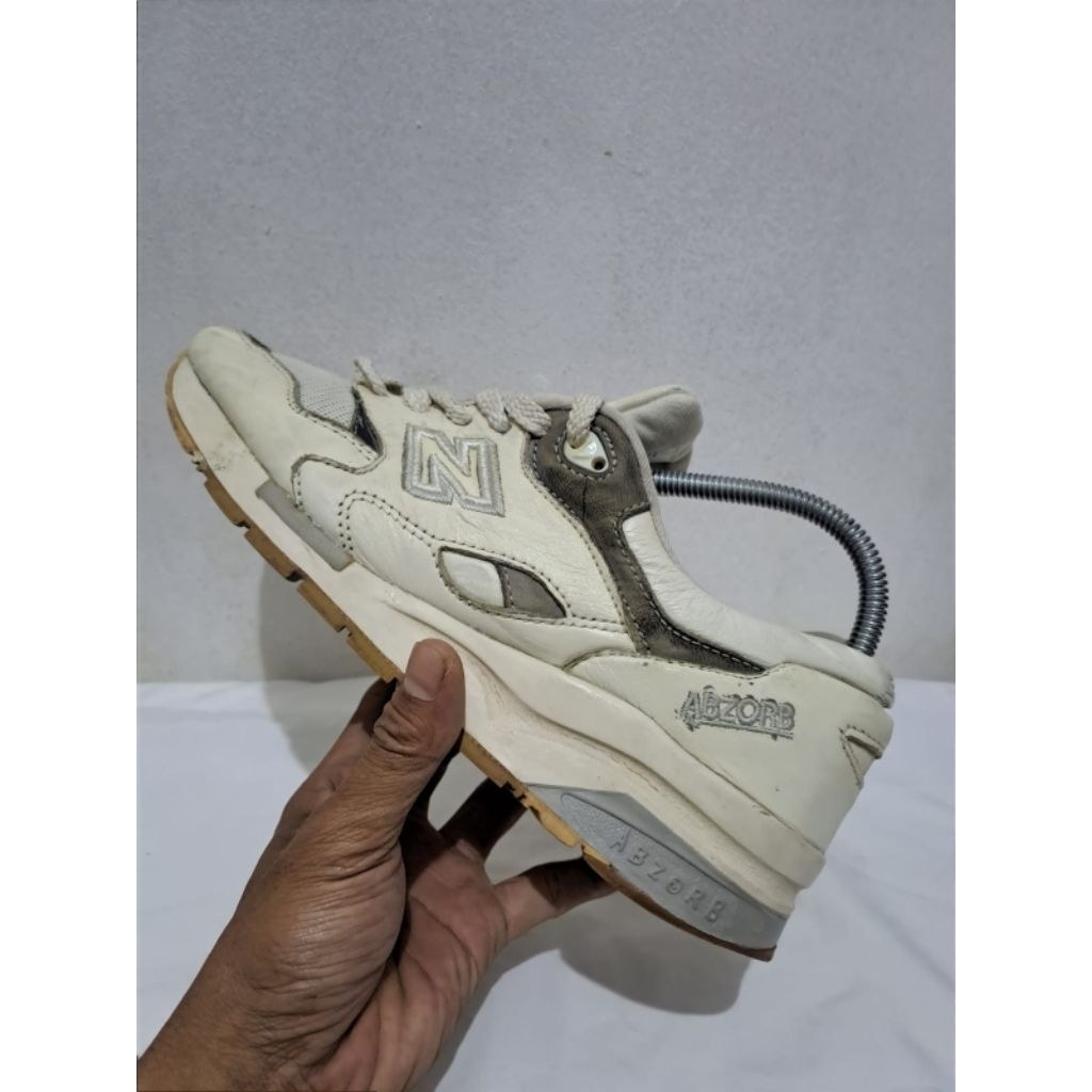 Promo Sepatu Sneackers Pria NB1600 White Shoes Sneacker Berkualitas
