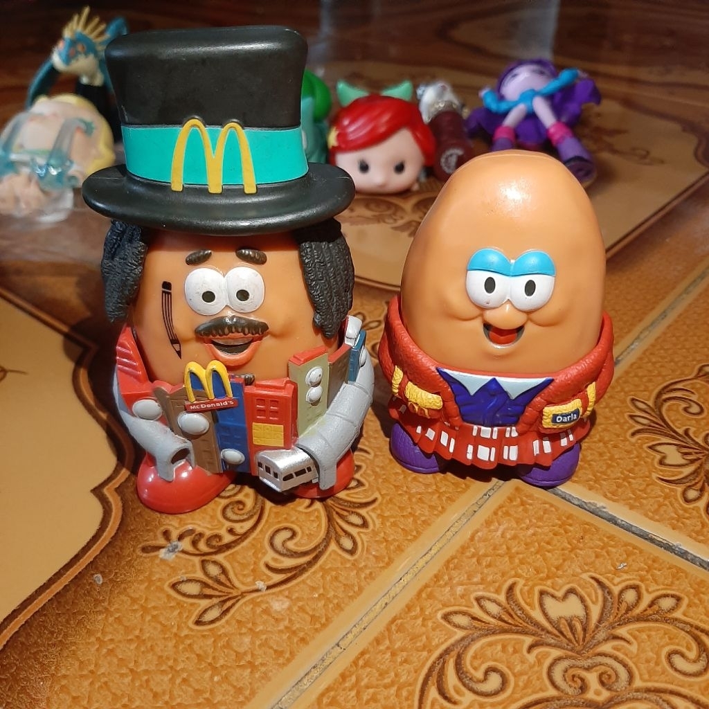 Figure The Kerwin Frost Box McNugget Buddies kerwin uptown dan darla