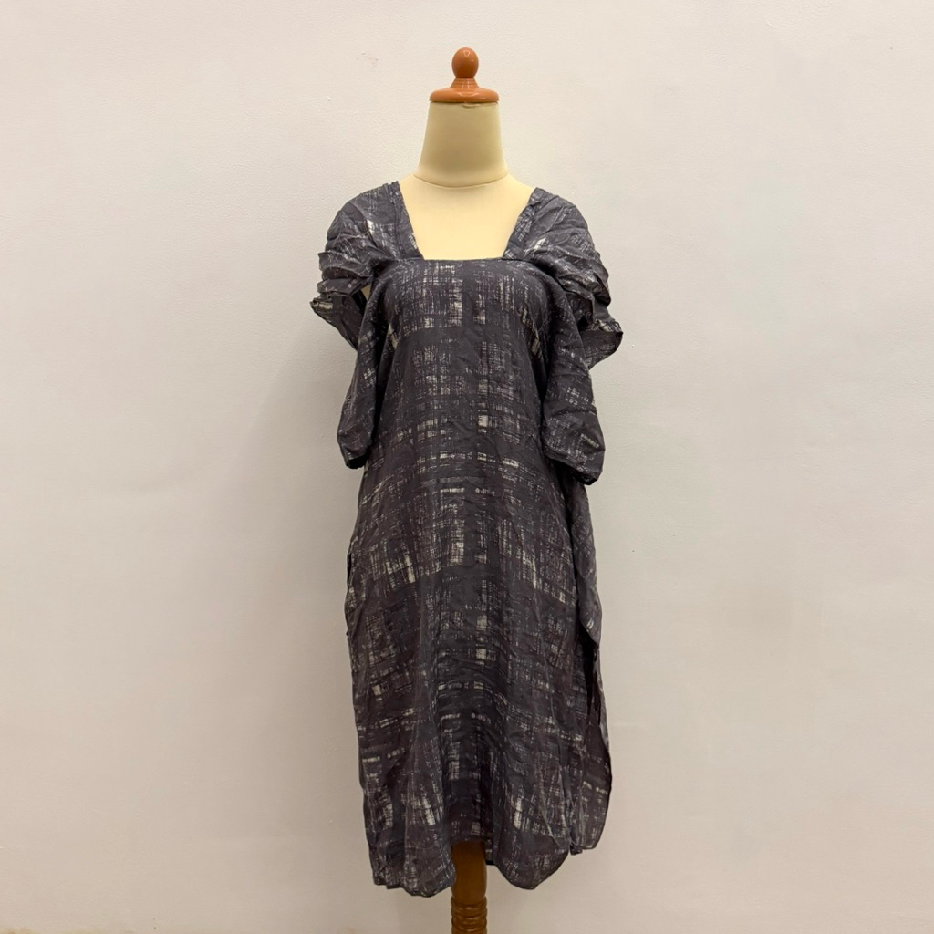 PRELOVED (Not) CK Calvin Klein Grey Abstract Print Ruffle Sleeves Midi Dress Motif Fashion Wanita