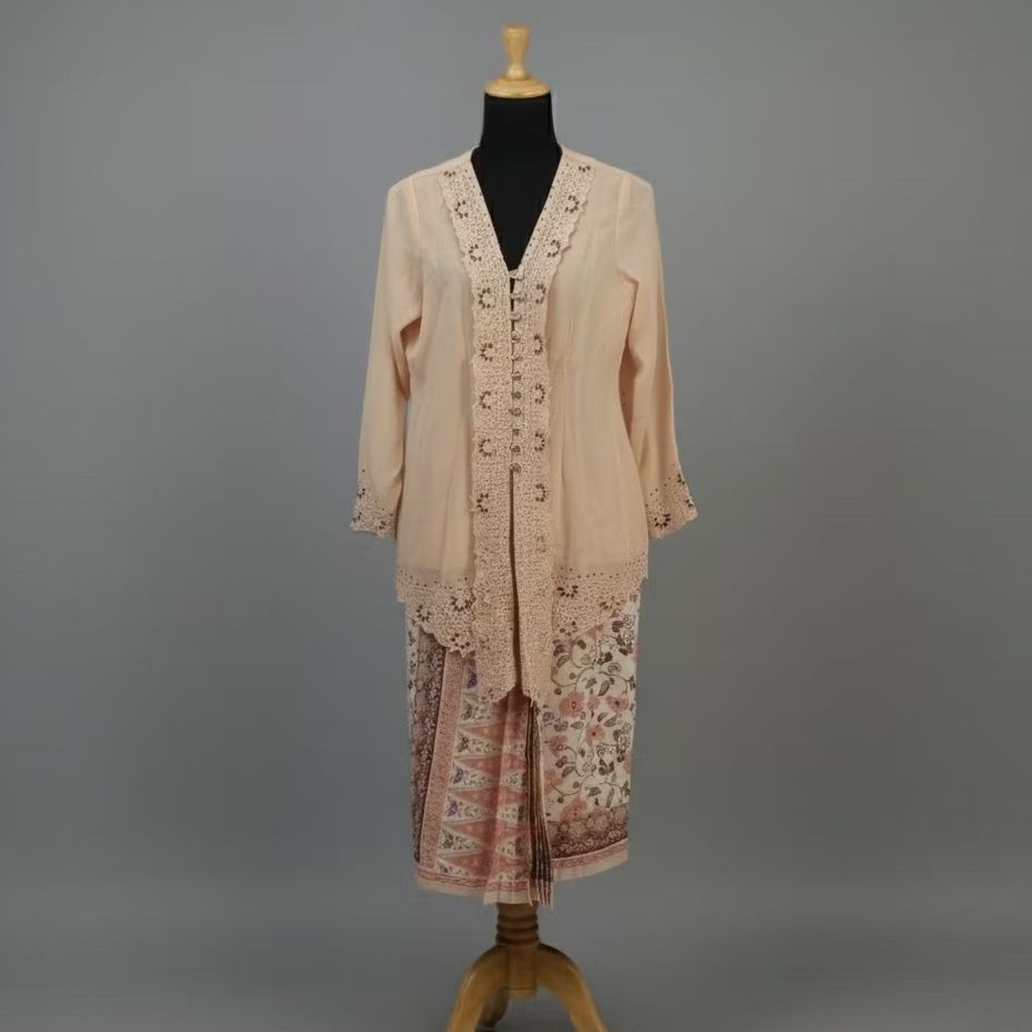 Satu Set Kebaya dan Rok (Free Kerudung) Pink Salem