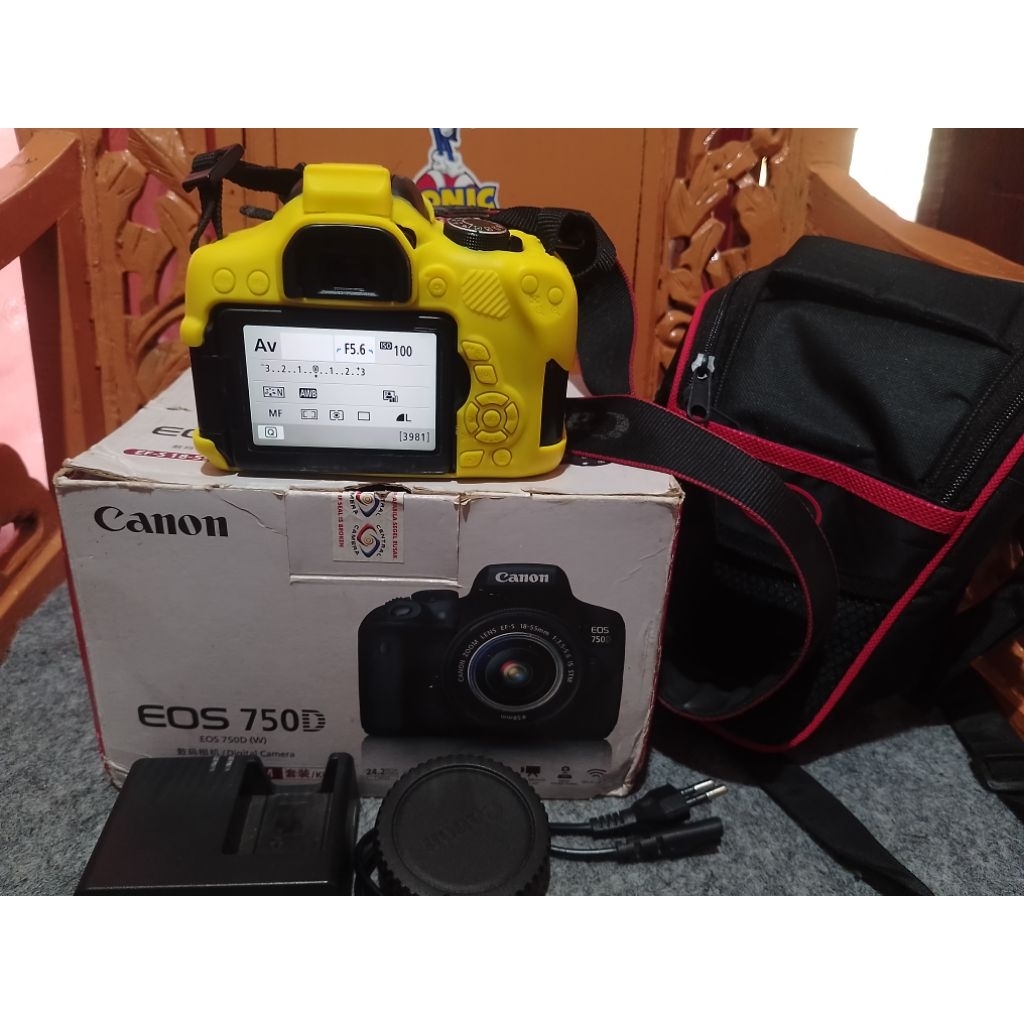 Canon eos 750D second