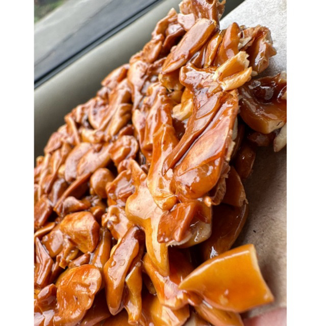 Halua kenari khas Manado