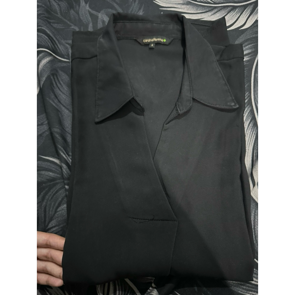 preloved kemeja hitam cardinal
